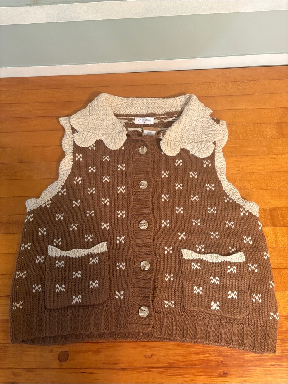 vestique Brown Knit Sleeveless Cardigan with Cream Trim